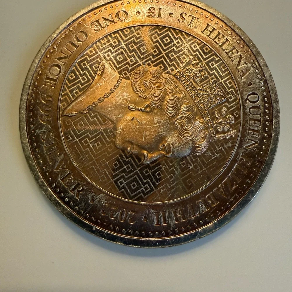 Queen Elizabeth II Silver Coin - Picture 6 of 14